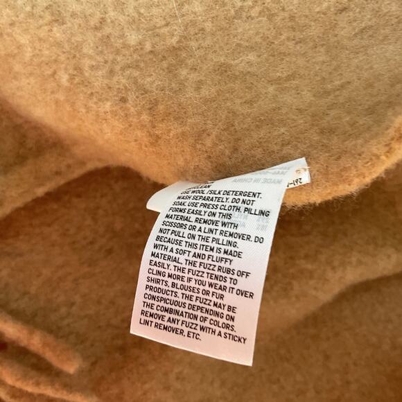 Uniqlo tan chunky blanket scarf wool - Picture 4 of 5